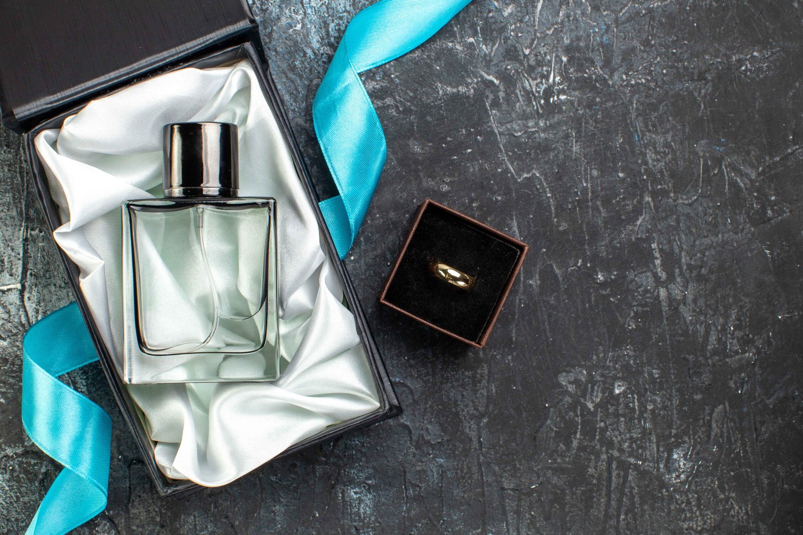 10 Best Perfumes For Men That Last Long